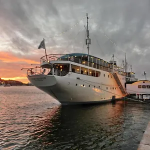 Mälardrottningen Yacht Hotel&restaurant Båthotell
